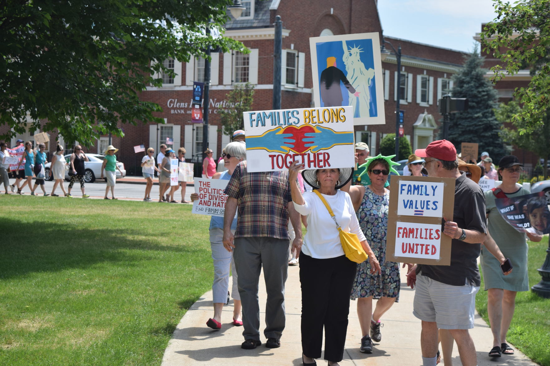 Supporting reuniting families